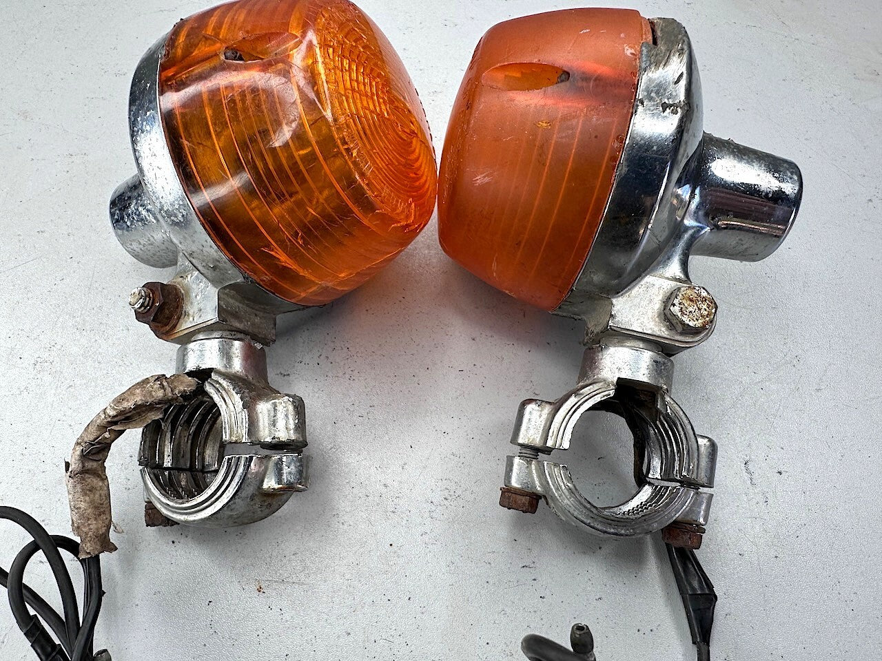 Honda (CB? CL?) Vintage Classic Motorcycle Handlebar Mounting Indicators Tested