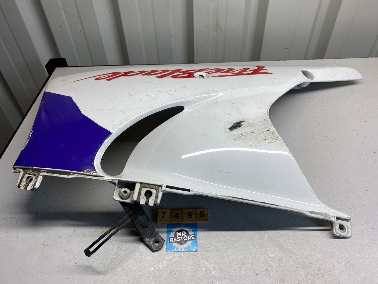 Honda CBR900RR Fireblade 1996-1997 Lower RH Fairing 64420-MASA-0000