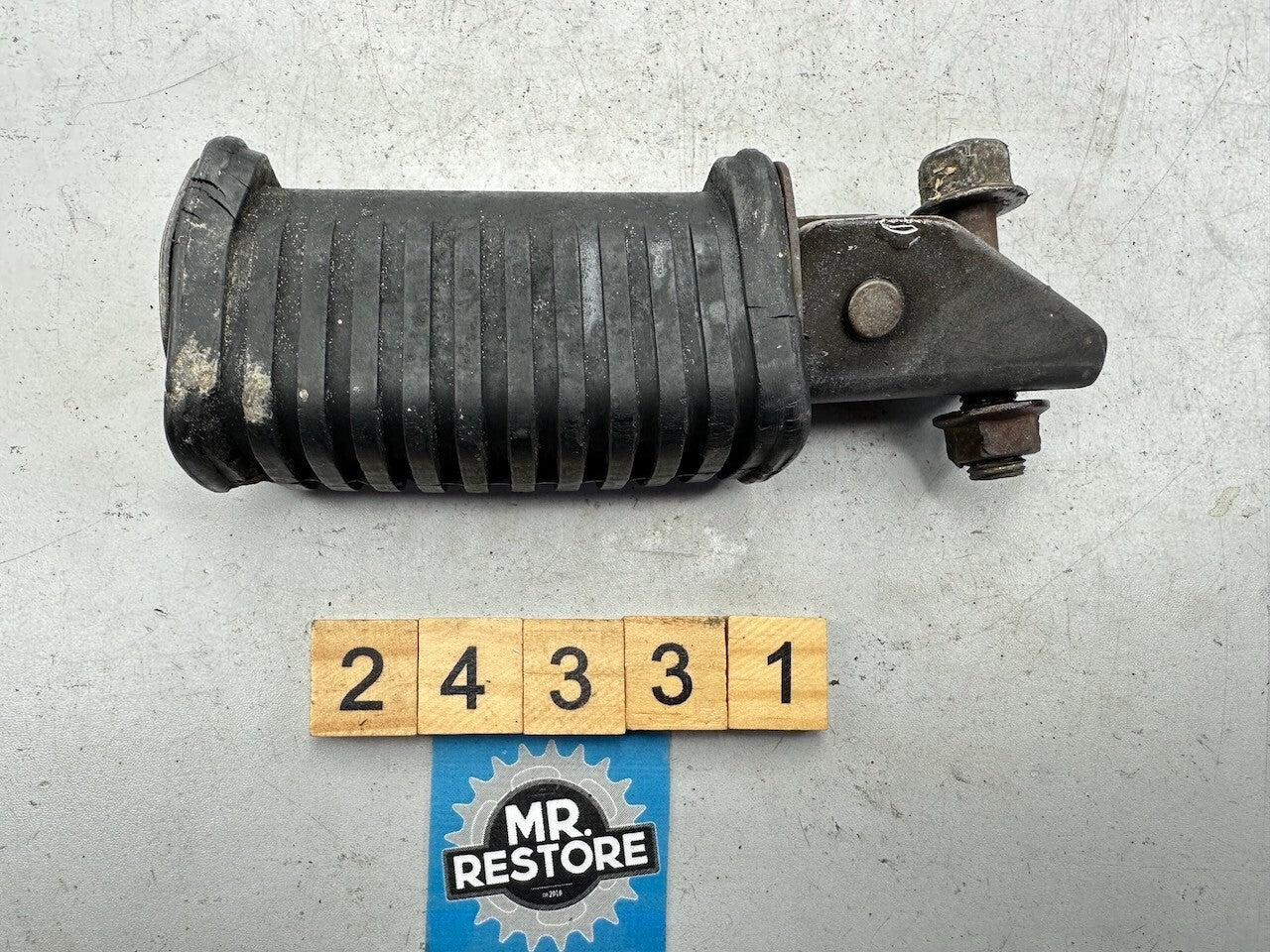 Yamaha XJ650 Turbo '82-83' XV920 XV750 Rear Left Pillion Foot Rest Peg
