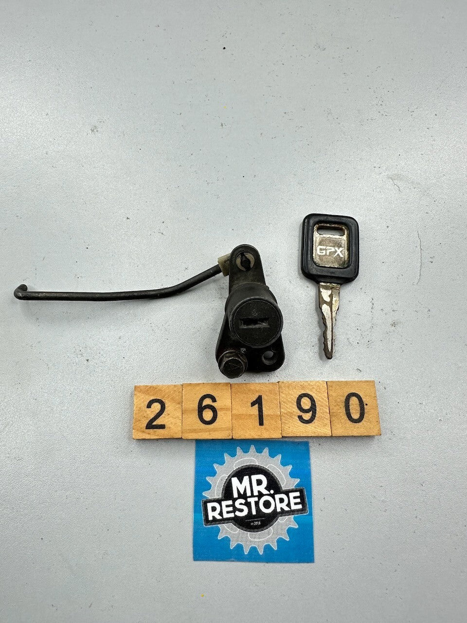 Kawasaki ZX750 F Ninja 750 R GPX750 Seat Latch Lock 27016-5118 (not correct key)