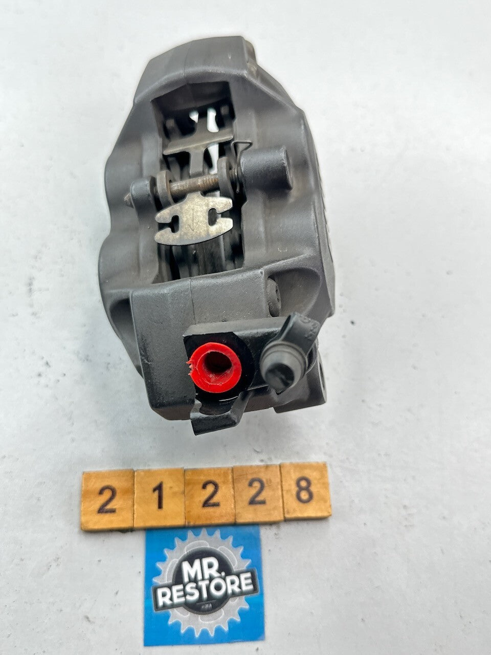 BMW R1150GS R1100GS K1200LT K1200RS R1200C R1100S L/H Front Caliper 34112333111