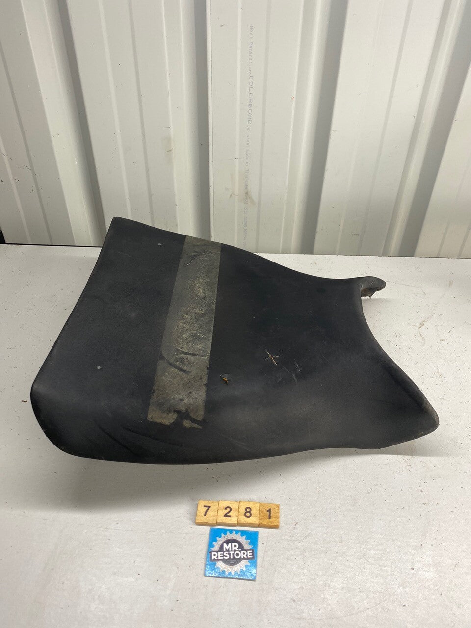 Kawasaki ZXR750 ZX750 Ninja ZX-7R Seat 53001-1686 1989 to 1995