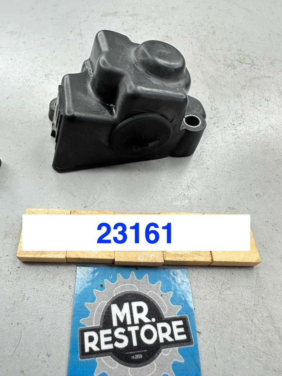 Yamaha V90 T 1982 Yamaha V90 T Oil Pump Cover, Bolts & Seals