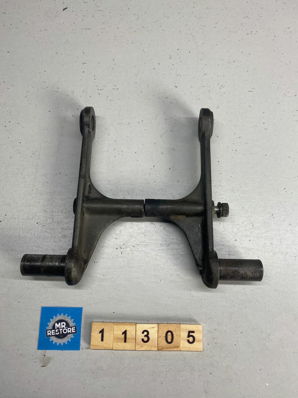 Yamaha SRX250 Rear Suspension Arms 51Y-2217M and 51Y-2217N