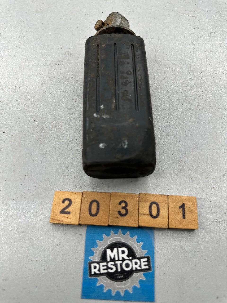 Kawasaki KZ750 Z750 L/H Riders Footrest Foot Peg 34028-1017