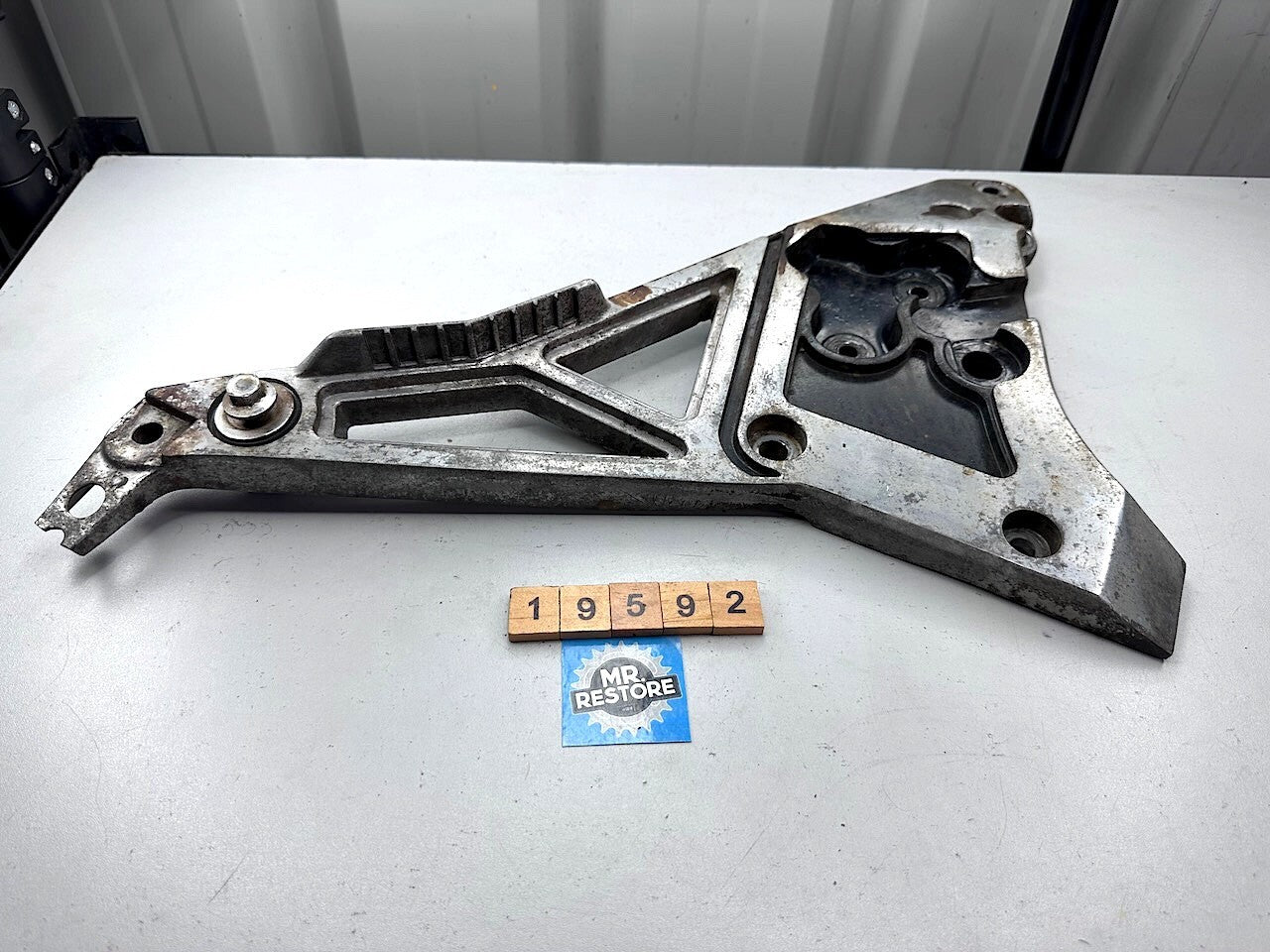 Yamaha FJ1200 FJ1100 L/H Foot Rest Peg Bracket 36Y-27442