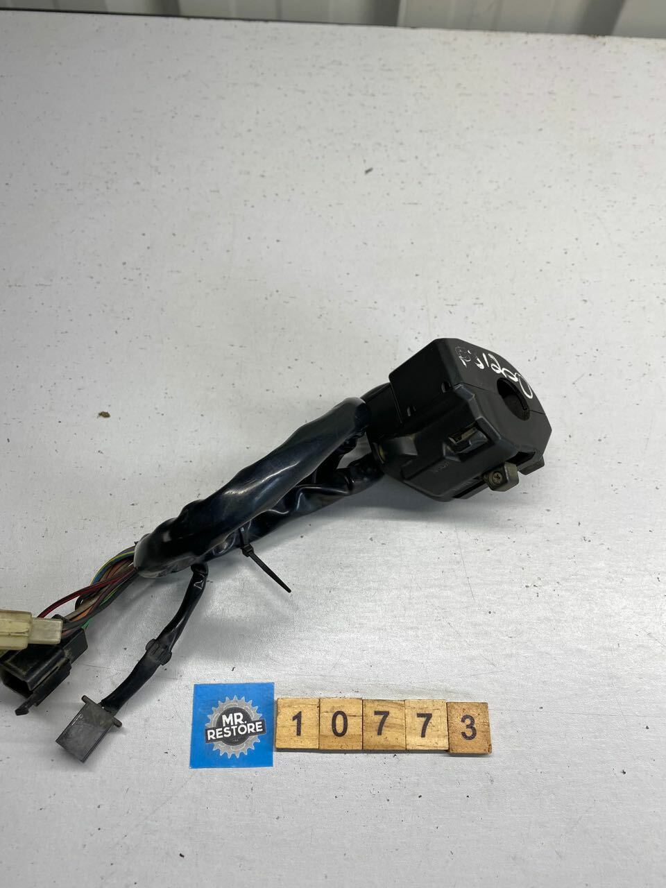 Yamaha FJ1100 FJ1200 L/H Handlebar Switch - Turn Hi-Lo Horn Pass
