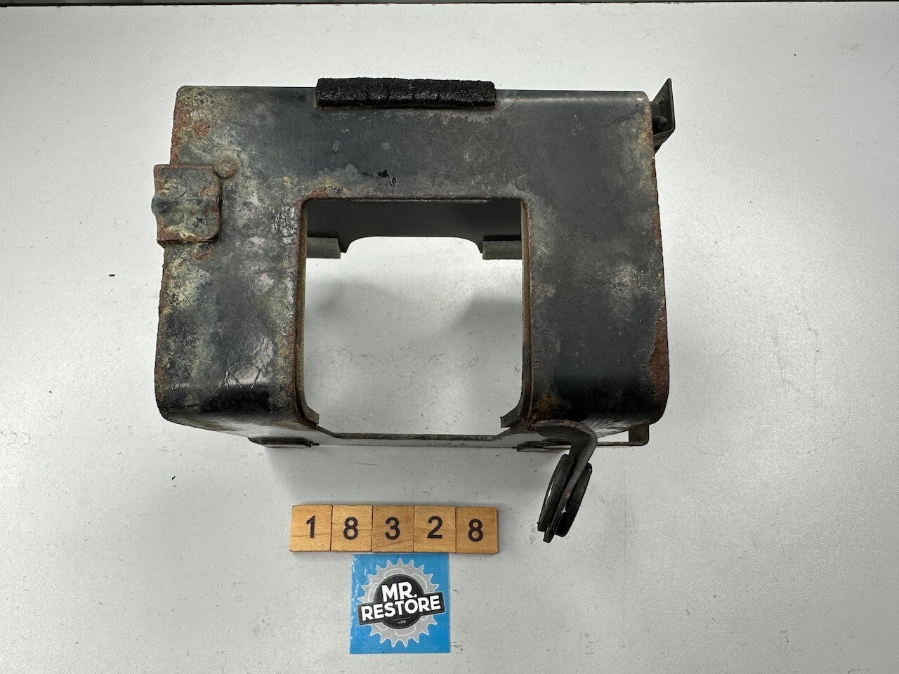 Suzuki GR650 1983-84 Battery Box