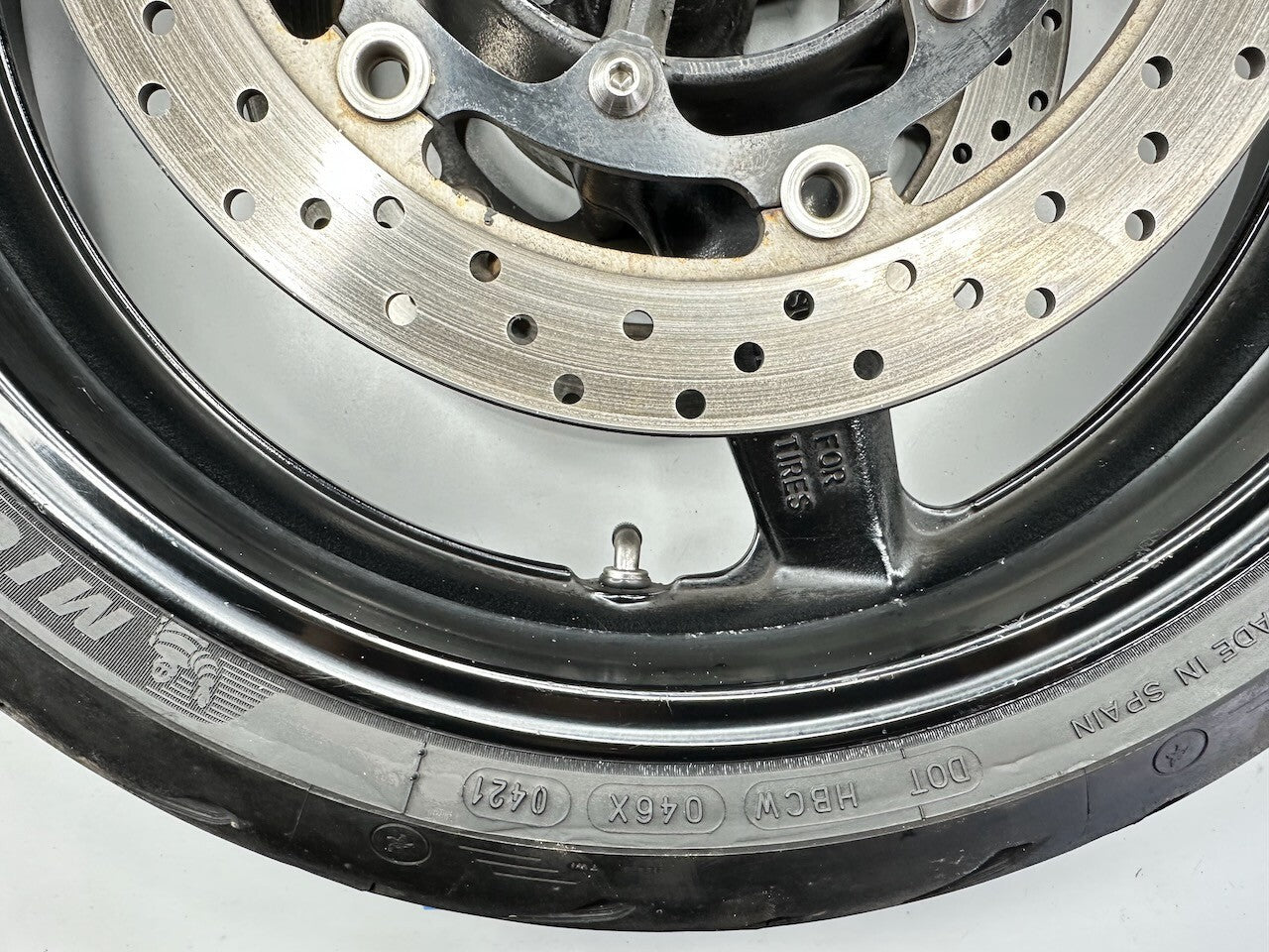 Yamaha XJR1300 '04-16' Front Wheel , Discs & Useable Michelin Road 5 2CT Tyre