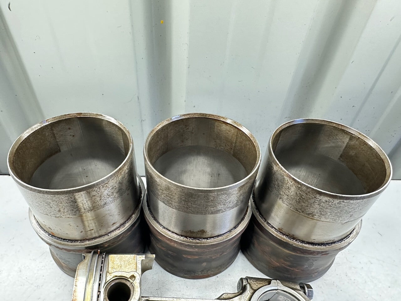 Triumph Speed Triple T300 Pistons, Con Rods & Cylinder Liners at std. 76mm