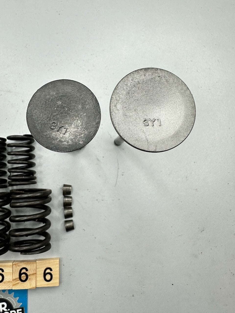 Yamaha SR250 XT250 3Y1 OEM Set of Valves / Springs etc.