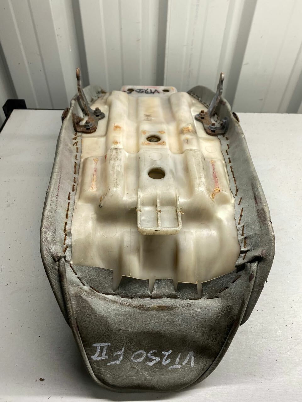 Honda VT250 FII Seat - 77200-KE8-000