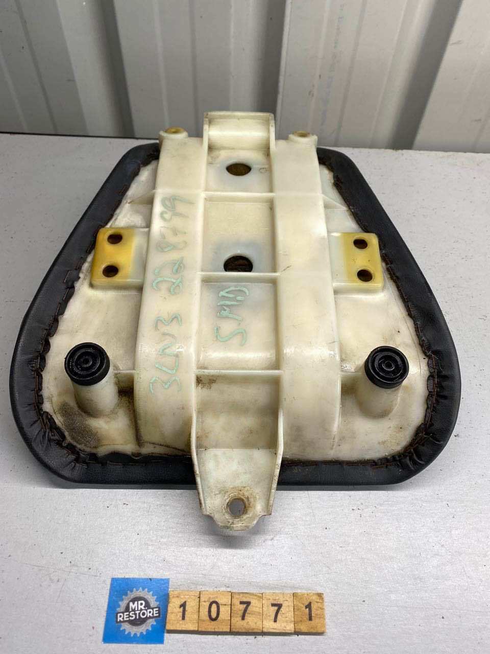 Yamaha FZR250 3LN Riders Pilot Seat 3LN-24712-00