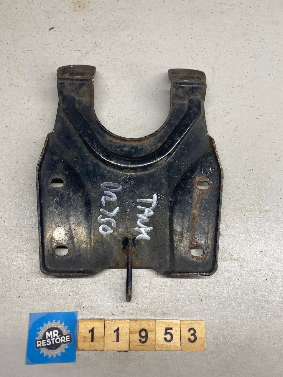 Suzuki DR750 Big - Rear Fuel Tank Bracket 44530-44B00