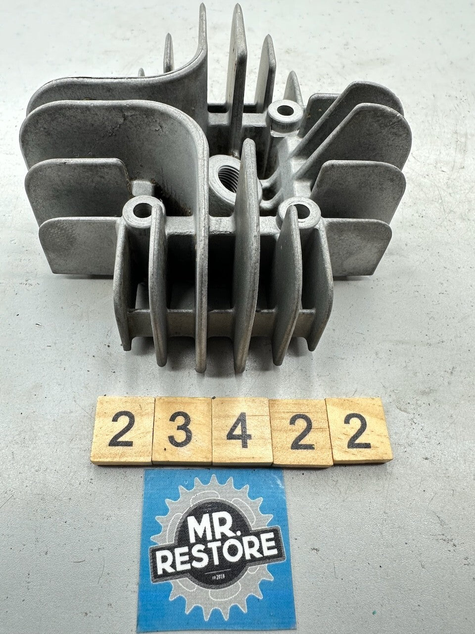 Yamaha V70 U7E LB80 Cylinder Head 440-11111