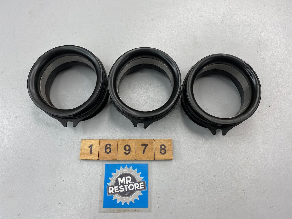 Triumph Speed Triple 900 (Carb) Carburettor to Air Box Rubbers (set) 