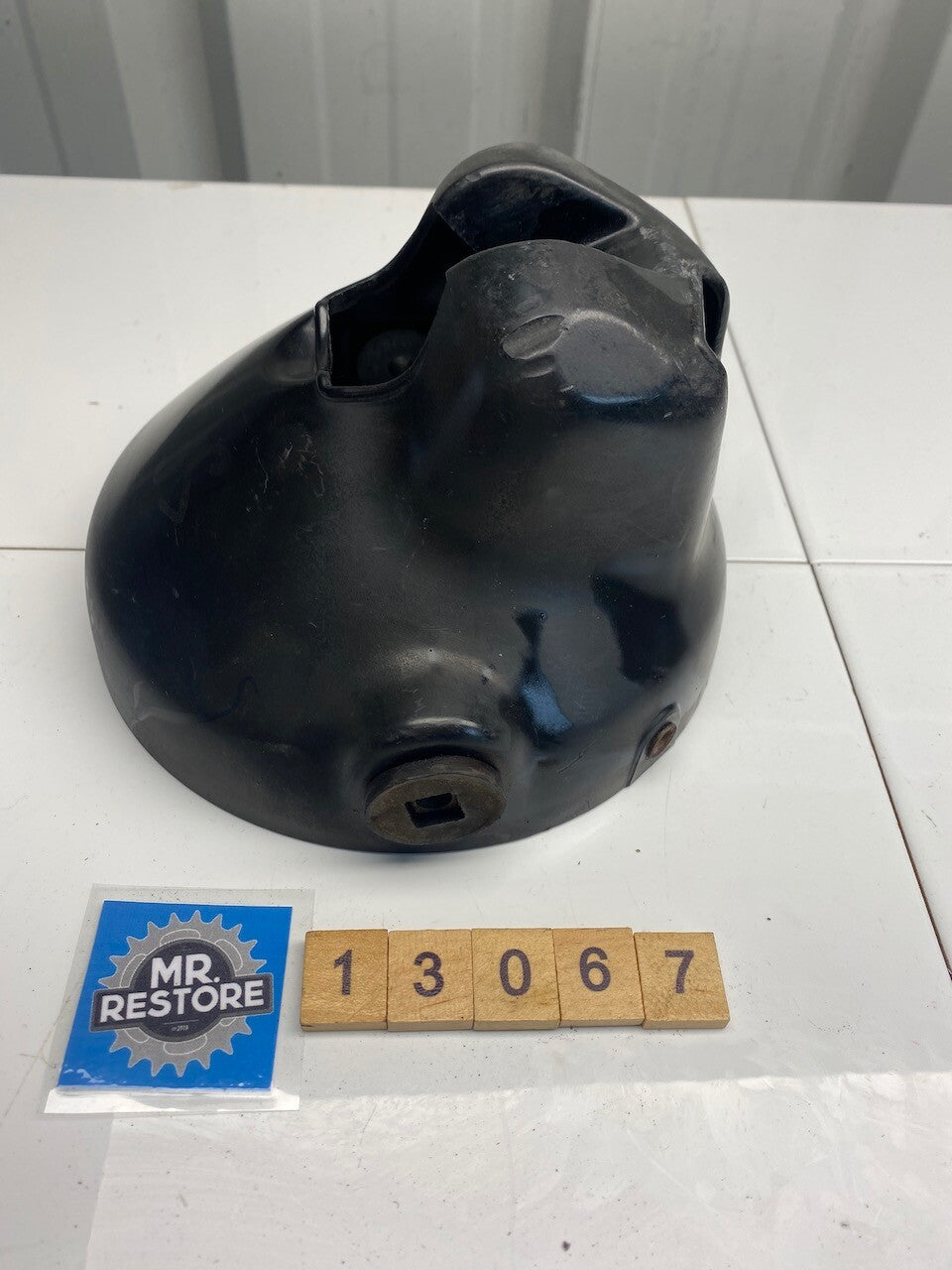 Yamaha SR250 1980-81 OEM Headlight Bowl YHA-147 3Y6-84330