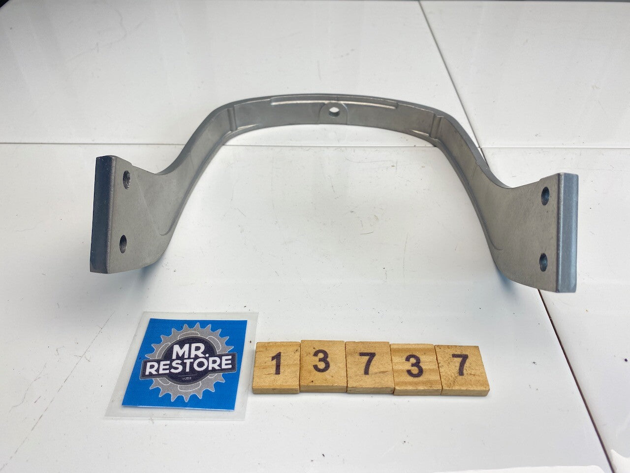 Kawasaki GPZ900R GPZ750R Front Mudguard Brace - Reconditioned