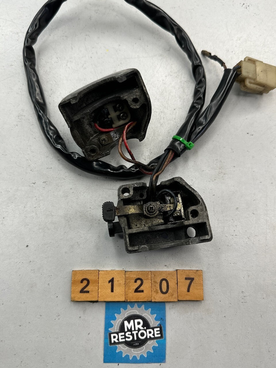 Yamaha SR250 R/H Handlebar Switch