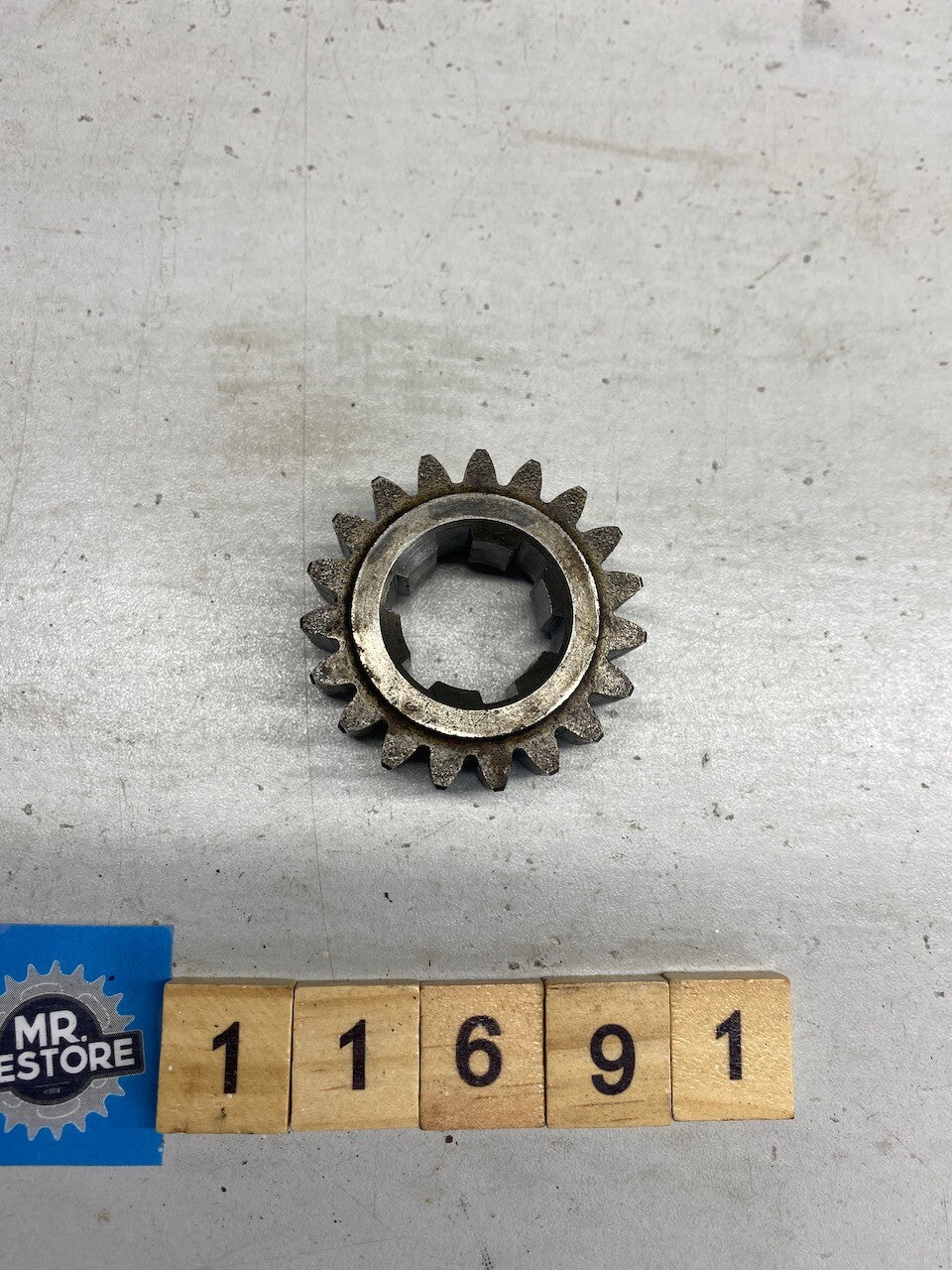 Suzuki GSXR1100 G H J - 2nd Gear Drive (nt19) 24221-06B01