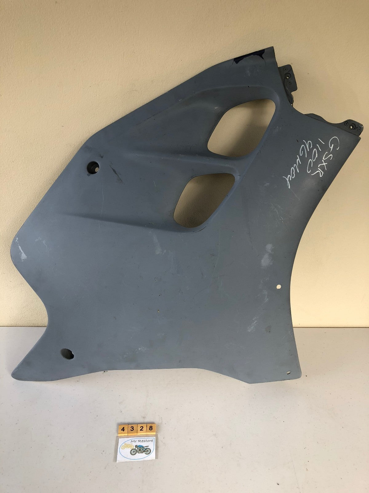 Suzuki GSXR1100 1996 94471-46E0 R/H Side Panel (2 Available)