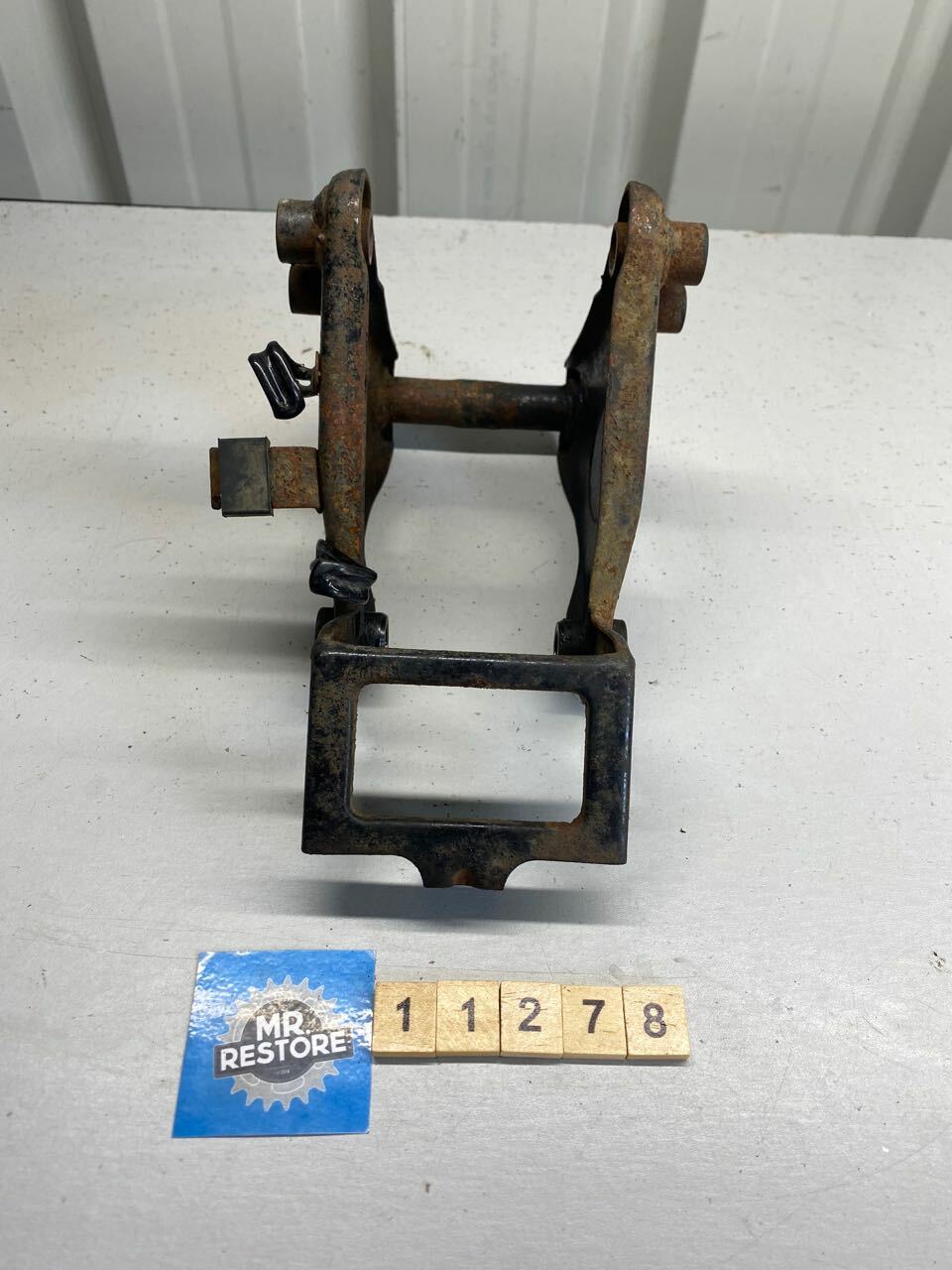Suzuki GSX250FW Rear Suspension Arm Shock Holder Bracket