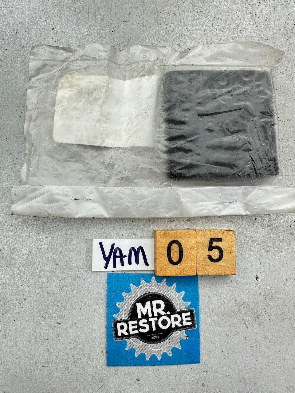 Yamaha NOS OEM XT500 TT500 YZ125 RS100 RD60 GT80 Tank Locating Damper