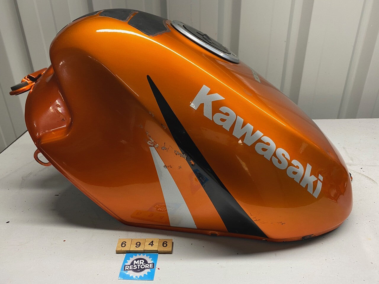 Kawasaki ZZR250 EX250H Ninja Fuel Tank & Cap (no key)