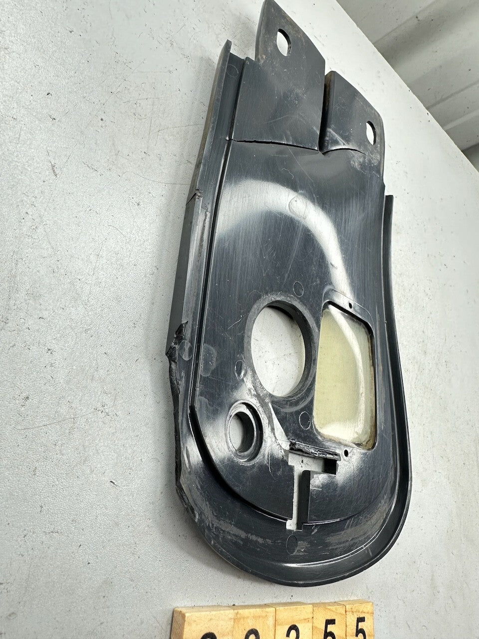 Yamaha V70 V80 V90 Oil Fuel Tank Cover Lid (some damage)