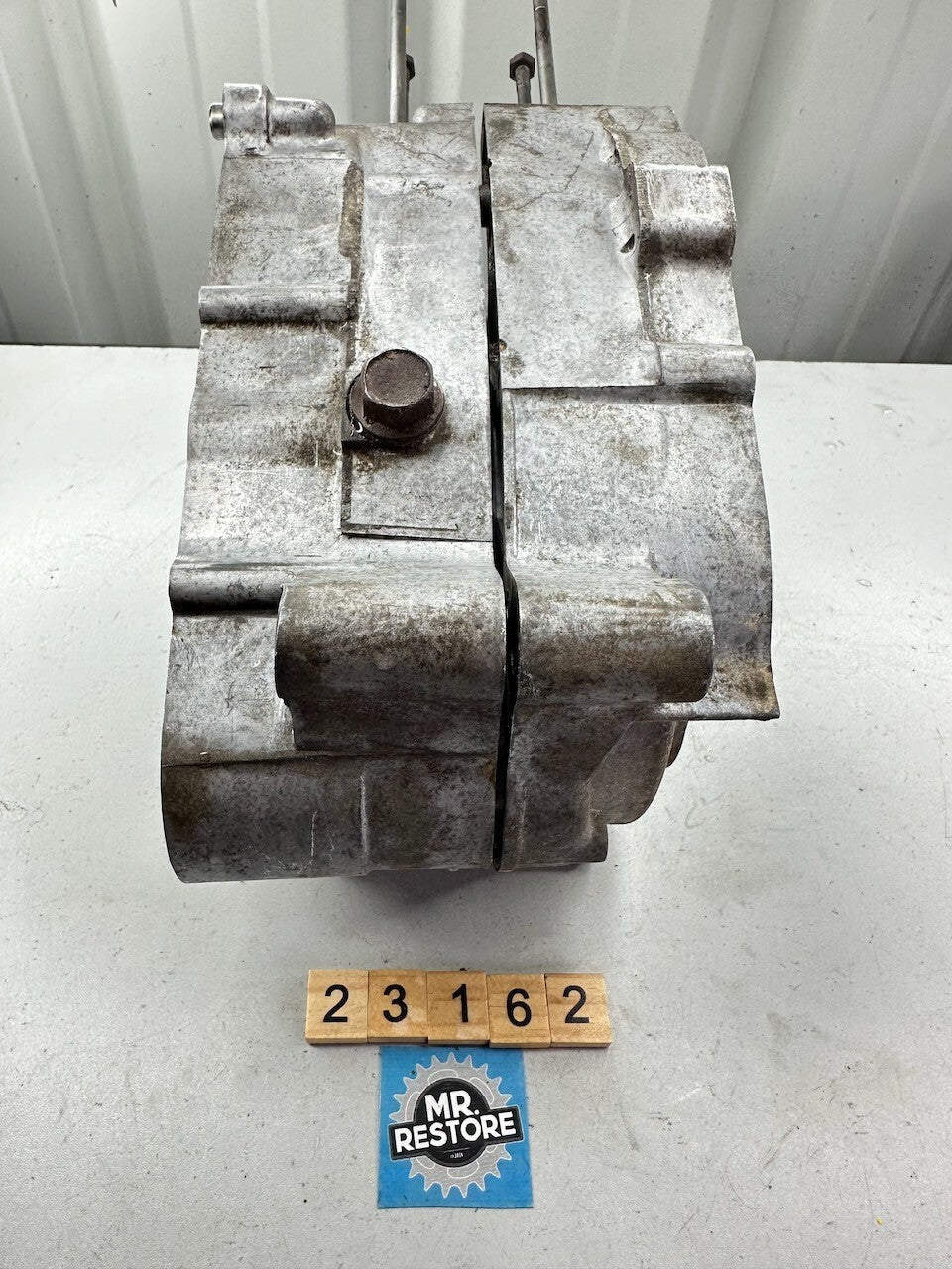 Yamaha V90 T 1982 Pair of Crank Cases (1W7)