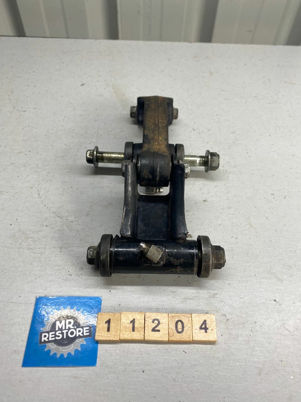 Suzuki GSX250FW Rear Suspension Arms Links & Parts