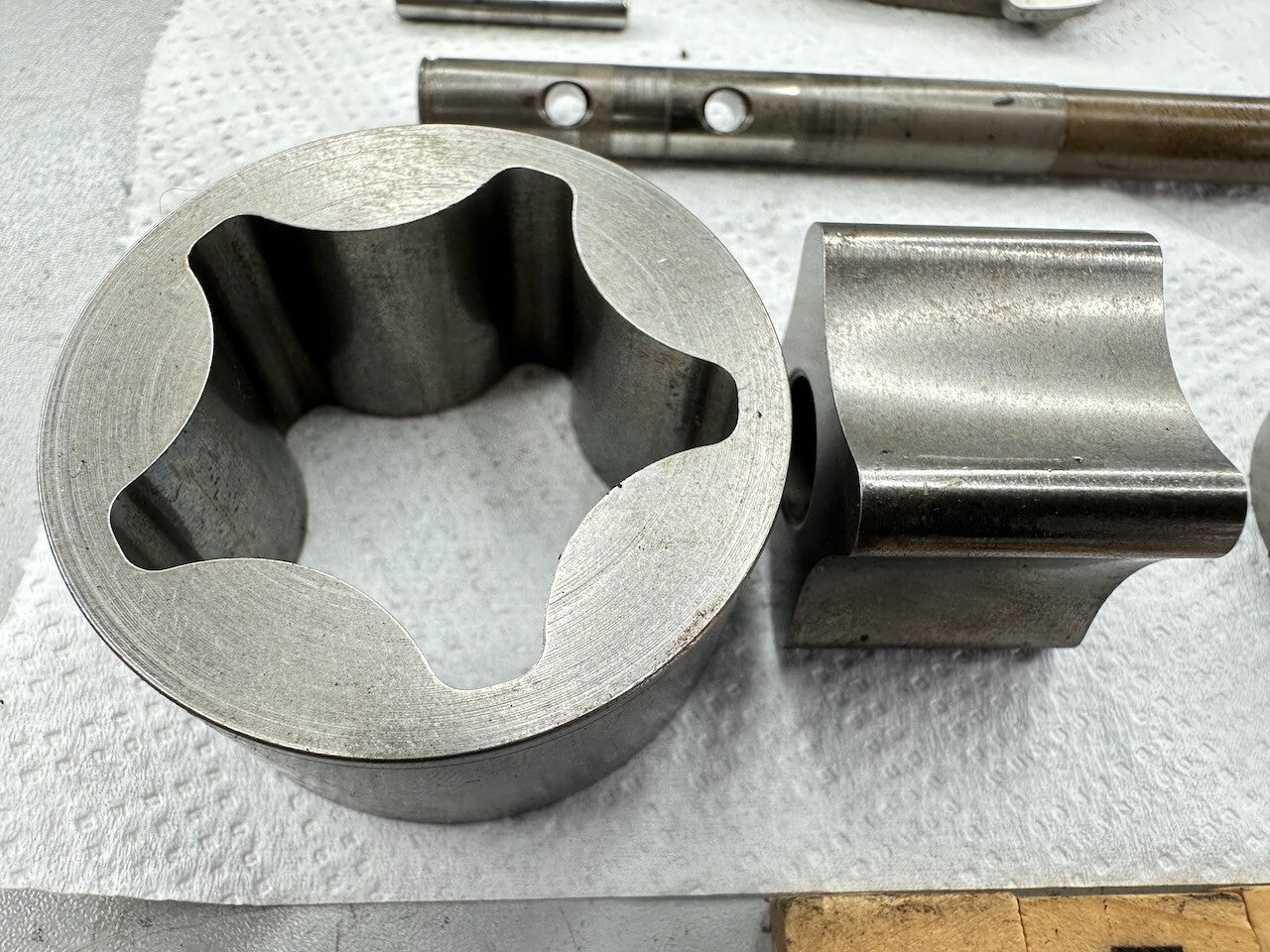 BMW F800S F800ST Oil Pump Shaft, Rotors, Covers