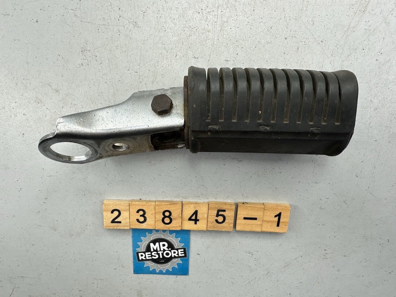 Honda CB900 Boldor CB750 Left Pillion Footrest Peg 50718-438