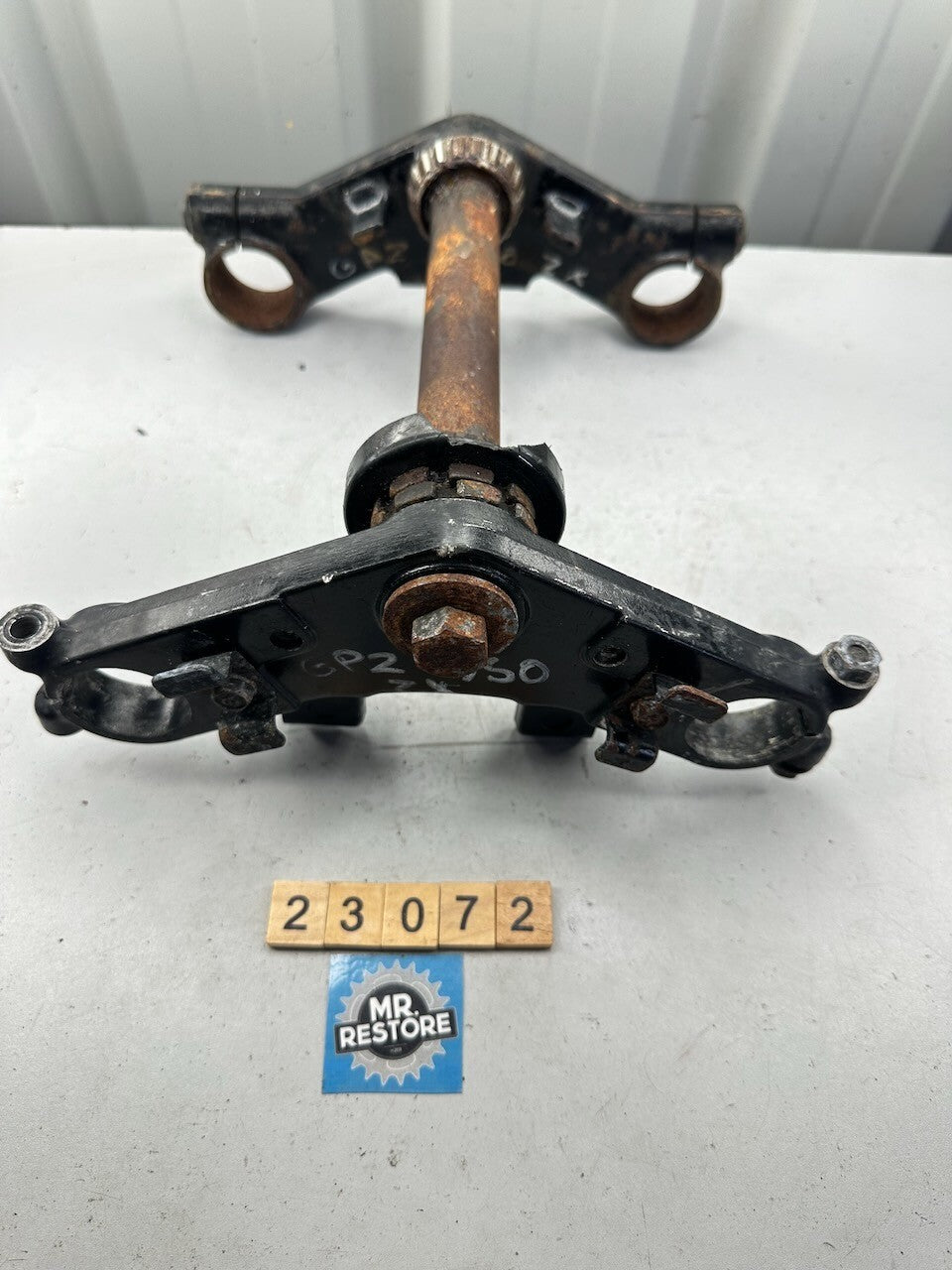 Kawasaki ZX750 GPZ750 '83-85' Triple Tree Fork Clamp 44037-1111  44039-1073