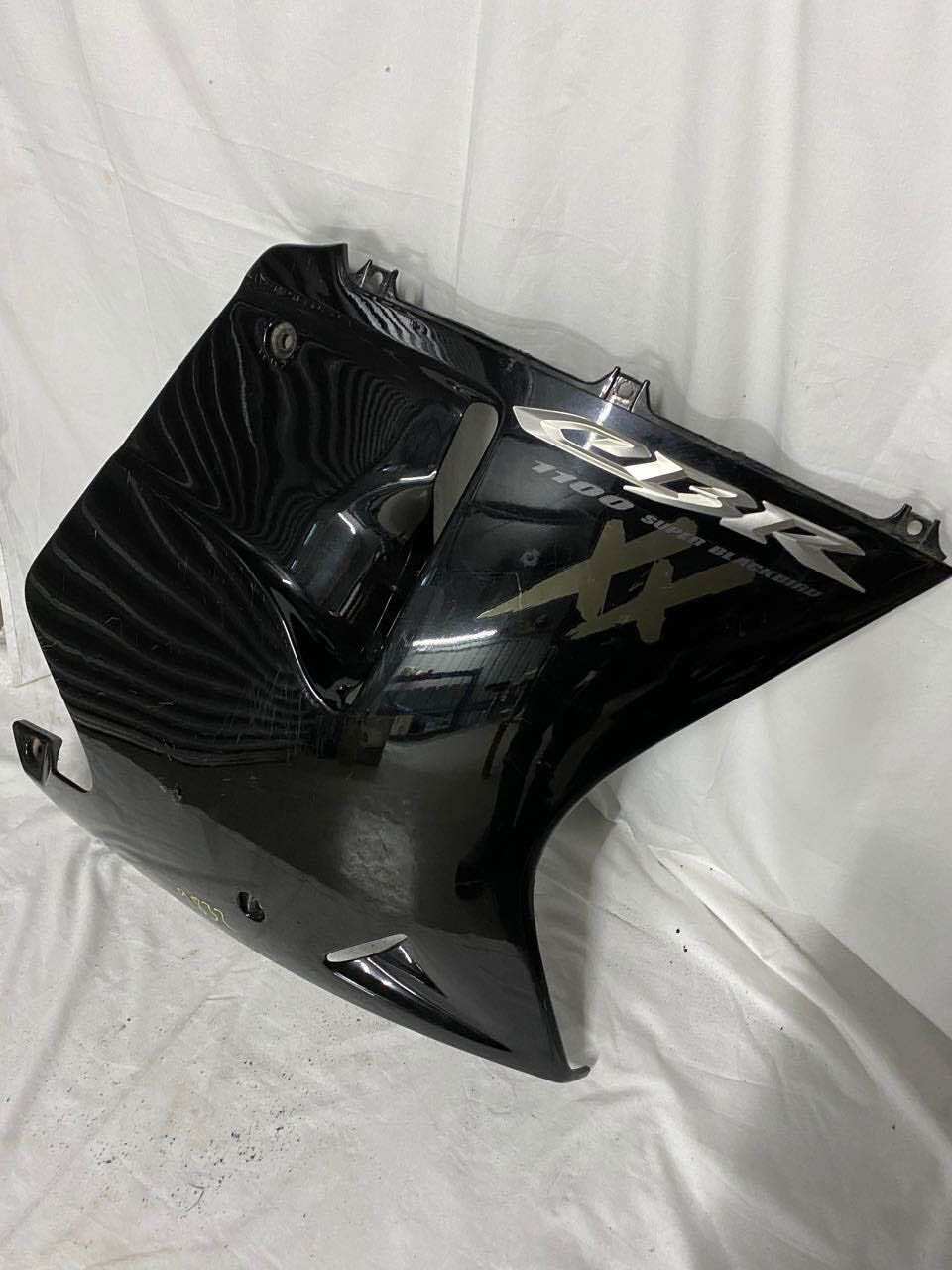 Honda CBR1100XX Blackbird R/H Side Panel 64410-MATB