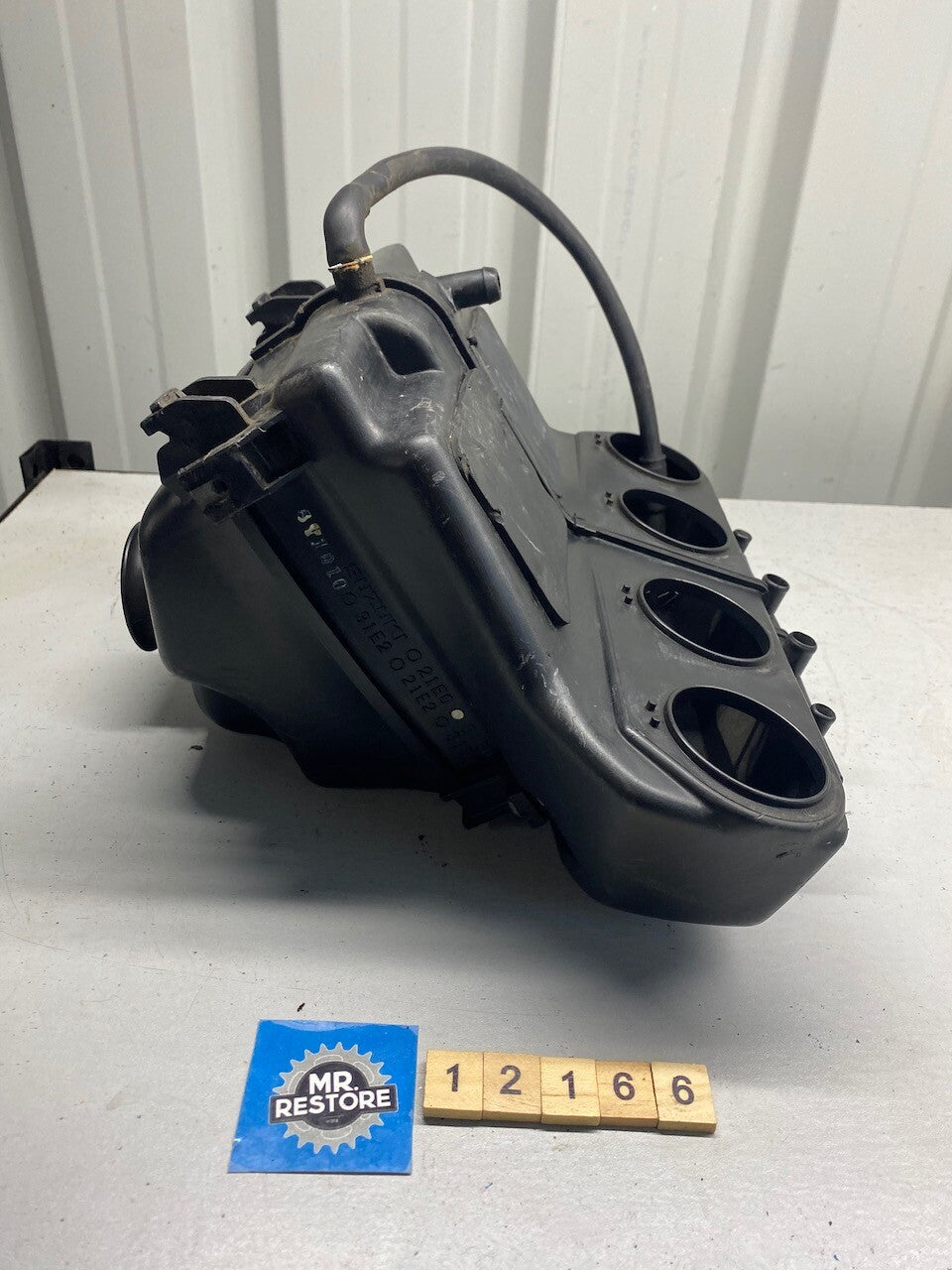 Suzuki RF900 Air Box Air Cleaner & Inlet Tube