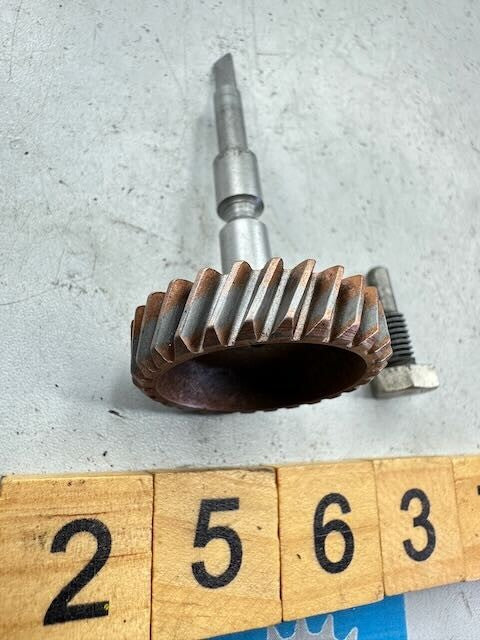Honda CB750 Tachometer Gear & Bolt 12431-300-010