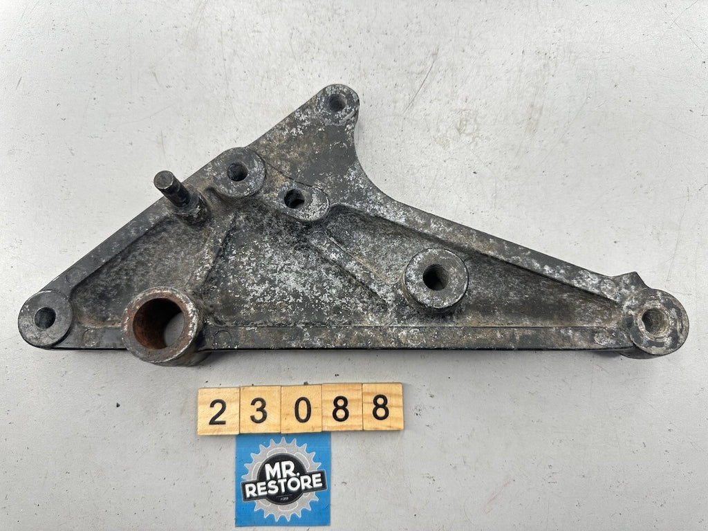 Kawasaki KZ1100 Z1100 KZ750 Z750 KZ650 Z650 Right Muffler Stay Foot Rest Bracket