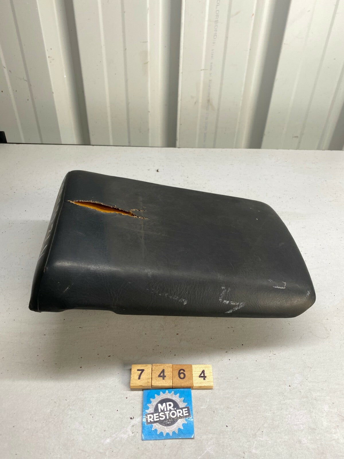 Yamaha FZR250 3LN Pillion Passenger Seat 3LN-24750