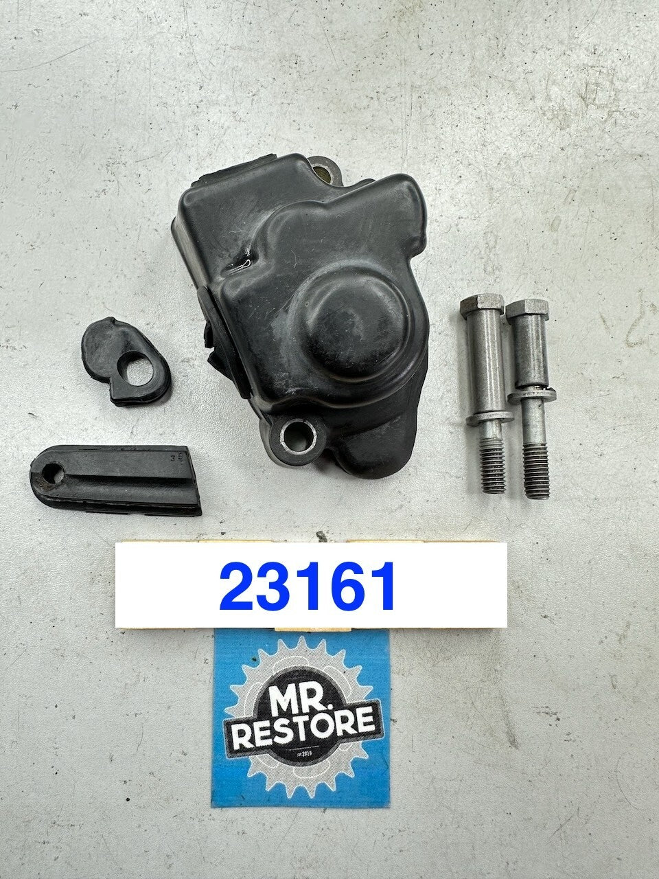 Yamaha V90 T 1982 Yamaha V90 T Oil Pump Cover, Bolts & Seals