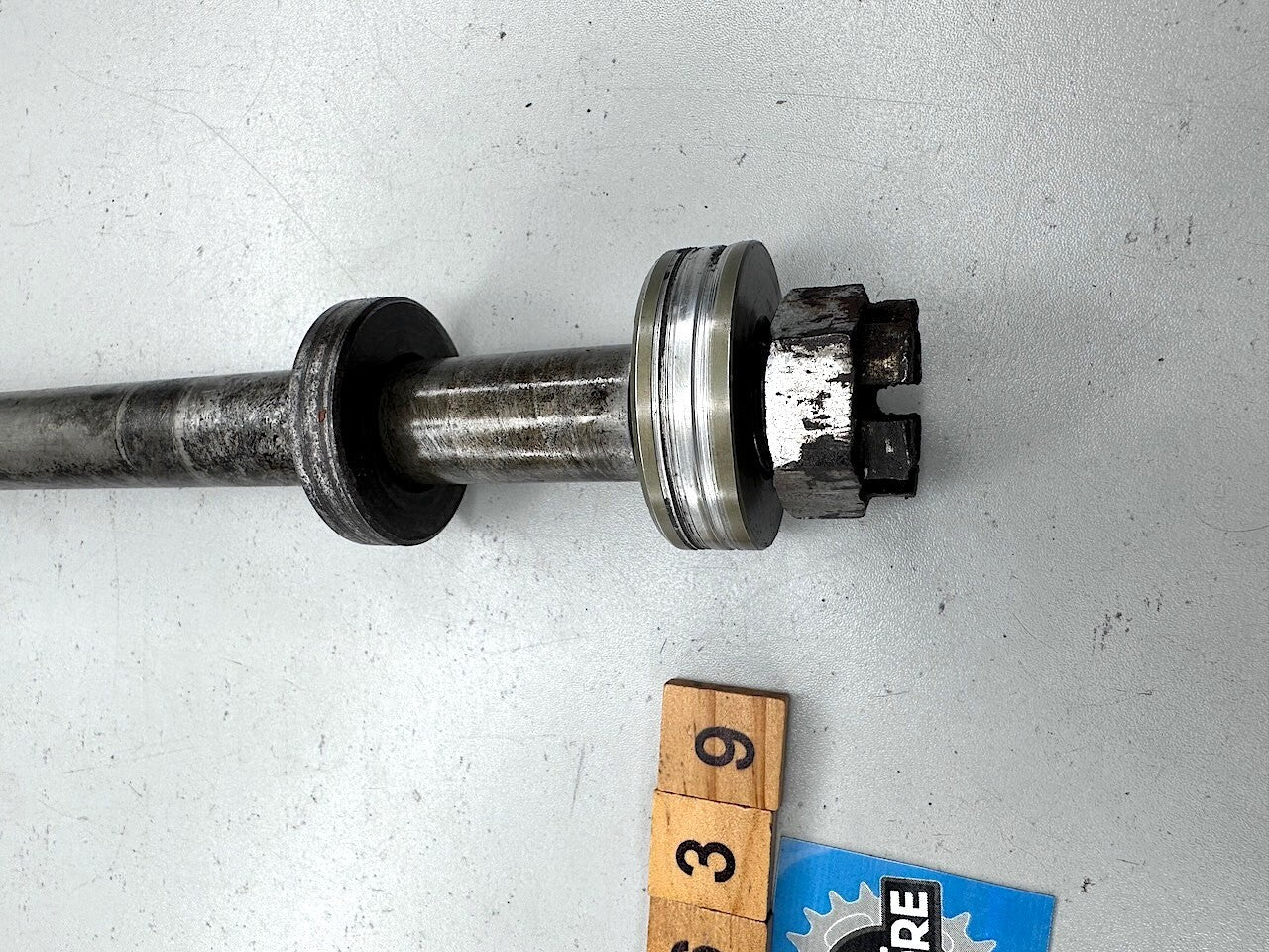 Yamaha FJ1200 FJ1100 Rear Wheel Axle Inc. Spacers & Nut 36Y-25381