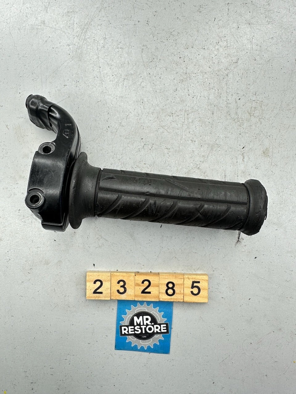 Kawasaki ZX ZR Many Models Throttle Tube & Housing 32099-1193  46019-1095
