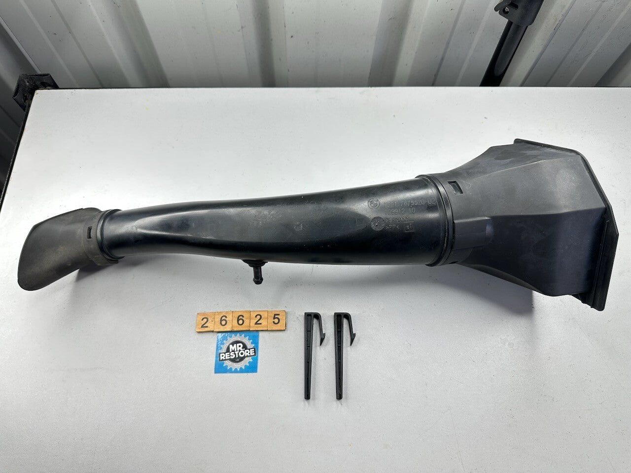 BMW K1200S '03-08' Right Air Box Intake Inlet Manifold & Latch Strikers