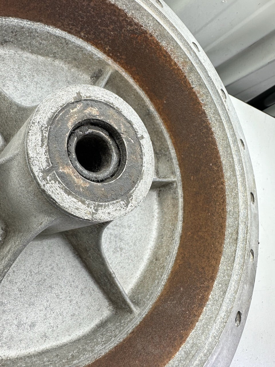 Suzuki T500 Titan Wheel Hub
