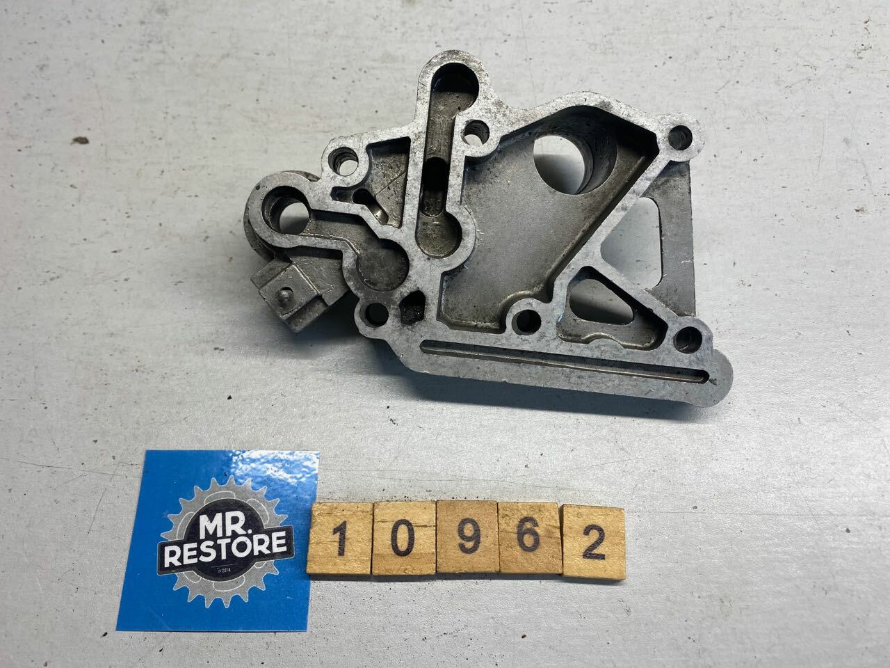 Honda CB1000F CB900F CB750F Boldor Oil Path Body - 15311-438-010