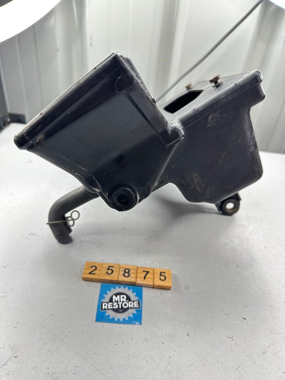 Kawasaki Z1300 KZ1300 '79-82' Air Cleaner Lower Case Box 11011-1022