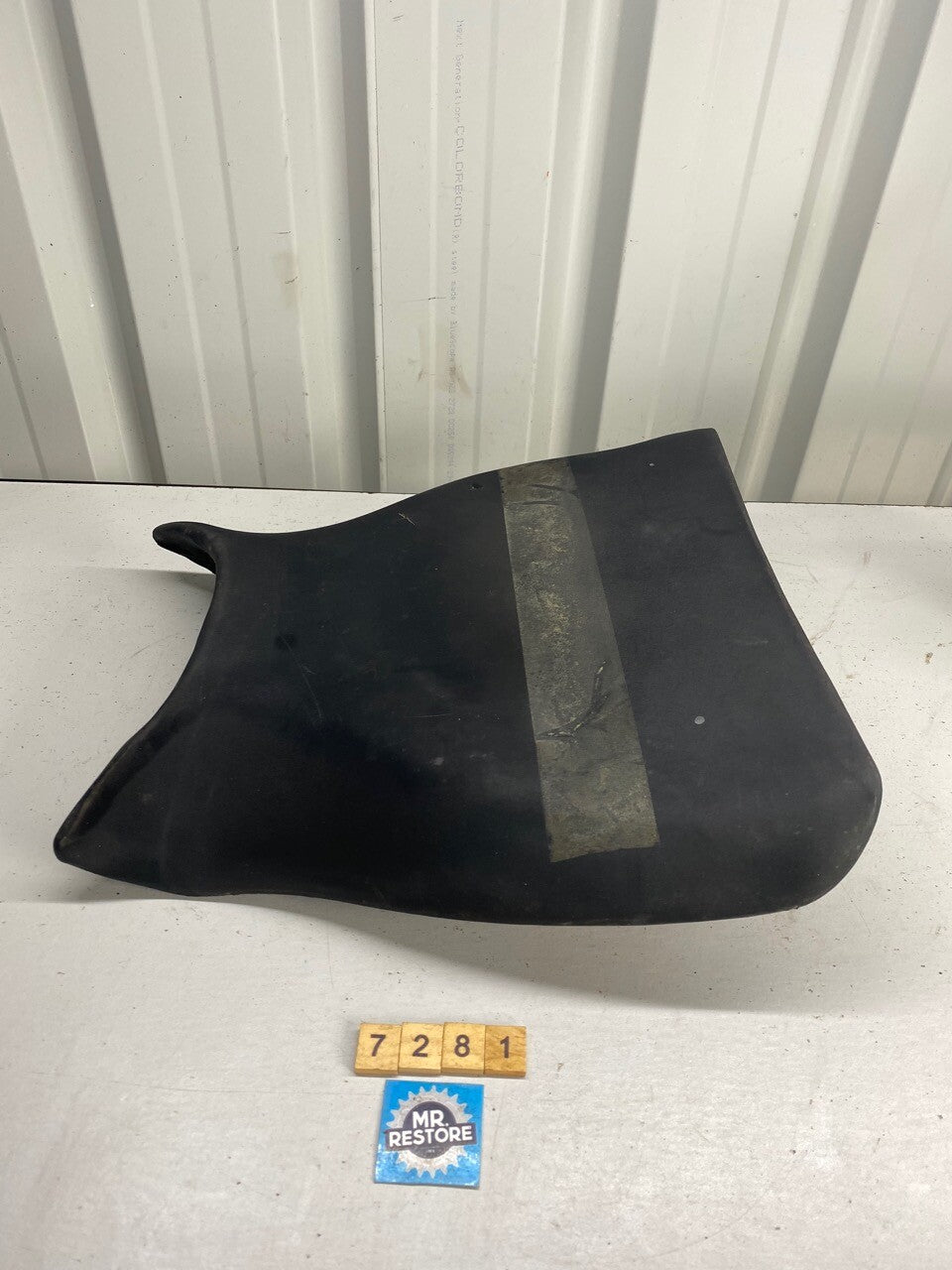 Kawasaki ZXR750 ZX750 Ninja ZX-7R Seat 53001-1686 1989 to 1995