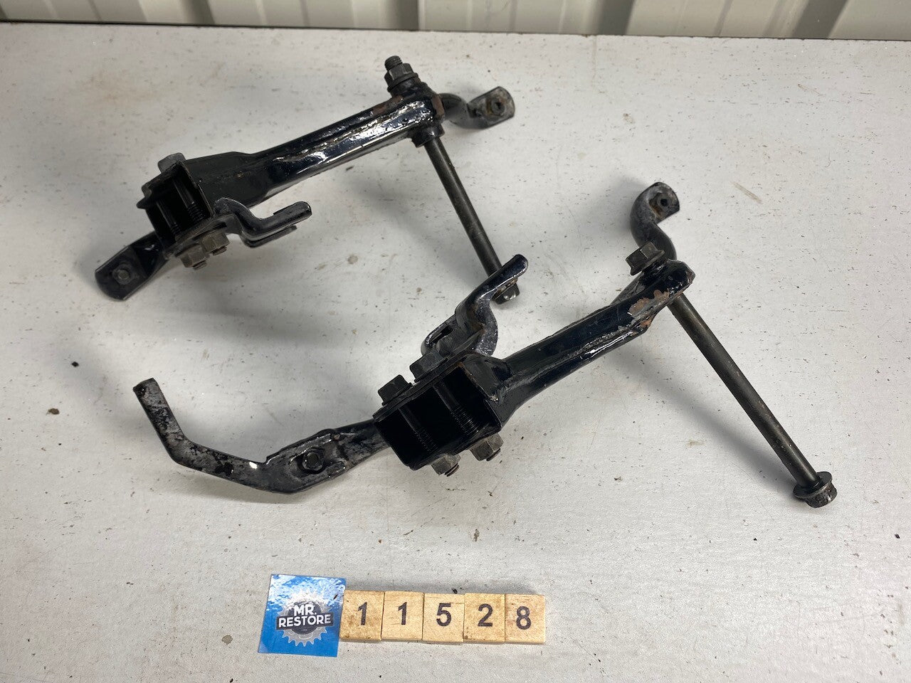 Kawasaki ZZR250 Engine Mounts, Bolts & Nuts