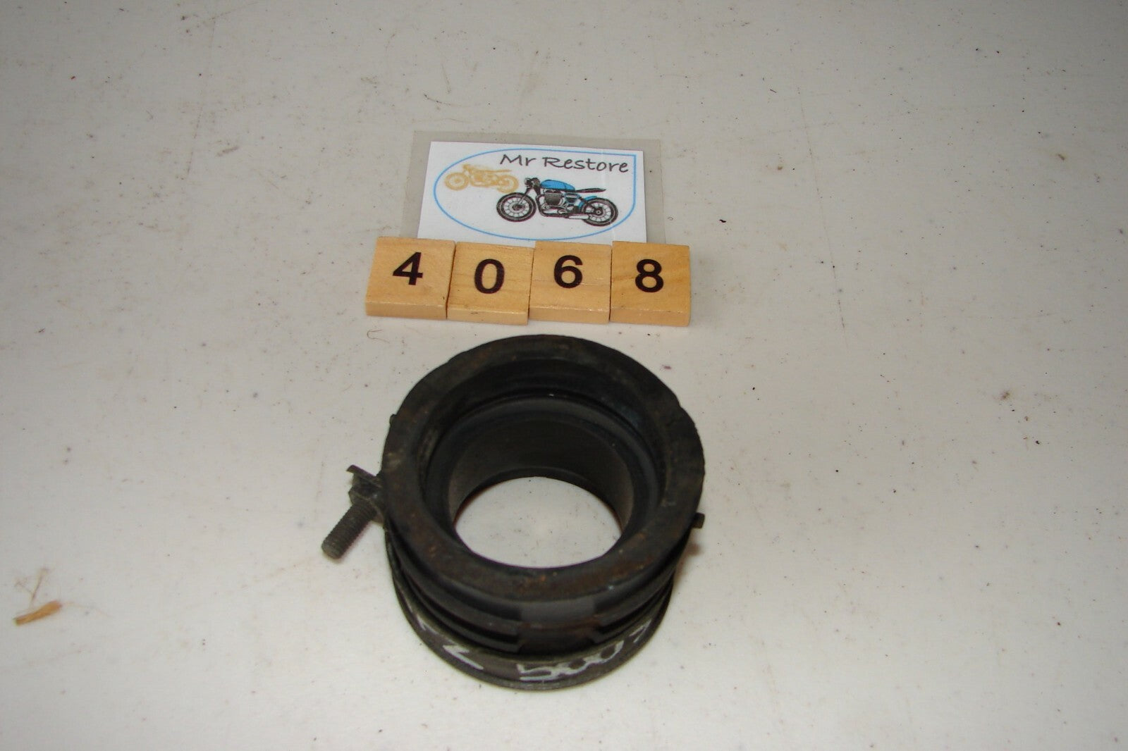 Kawasaki GPZ500s Carburettor Carb Holder Manifold & Clip