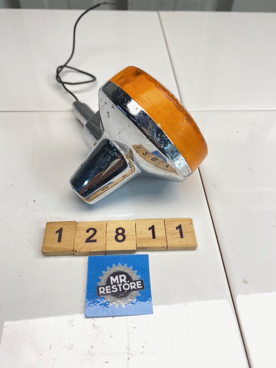 Suzuki GN250 OEM Indicator with OEM Lens (tested) 35600-4